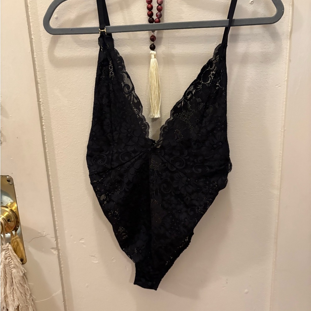 Elegant Black Lace Chemise